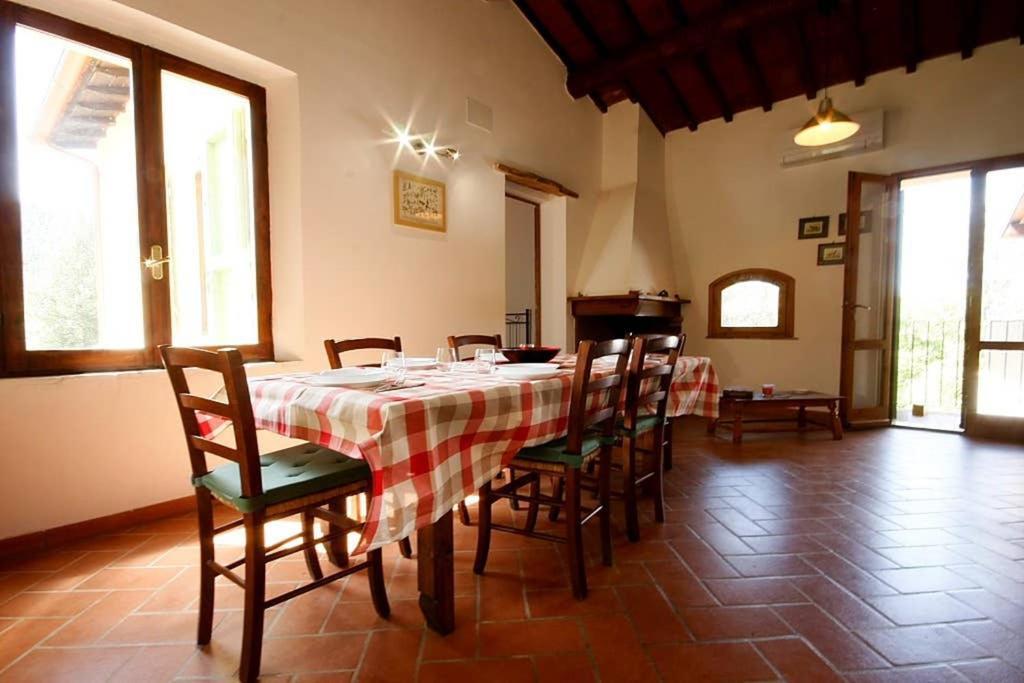 Villa Con Piscina 10 Posti Letto, L'Oliveta Di Rivalto Chianni Εξωτερικό φωτογραφία